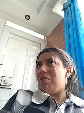 Snapshot of Sweel_Leyva18 chatting on 02/14/25, 05:46 Sweel Leyva18 online show from 02/14/25, 05:46