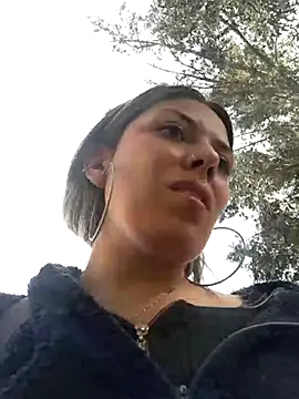 Snapshot of Sweel_Leyva18 chatting on 02/20/25, 08:47 Sweel Leyva18 online show from 02/20/25, 08:47