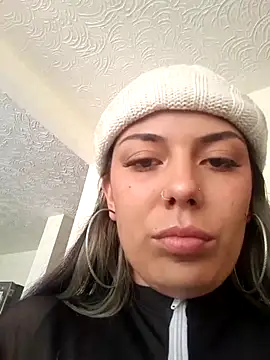 Snapshot of Sweel_Leyva18 chatting on 02/28/25, 07:14 Sweel Leyva18 online show from 02/28/25, 07:14