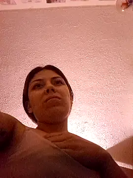 Snapshot of Sweel_Leyva18 chatting on 03/19/25, 03:52 Sweel Leyva18 online show from 03/19/25, 03:52