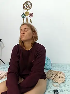 Scarlett-Leh online show from 12/19/25, 03:35