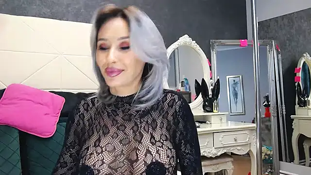 Snapshot of IssaSmith chatting on 03/02/25, 11:39 IssaSmith online show from 03/02/25, 11:39