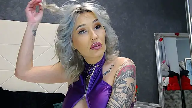 Snapshot of IssaSmith chatting on 02/11/26, 04:56 IssaSmith online show from 02/11/26, 04:56