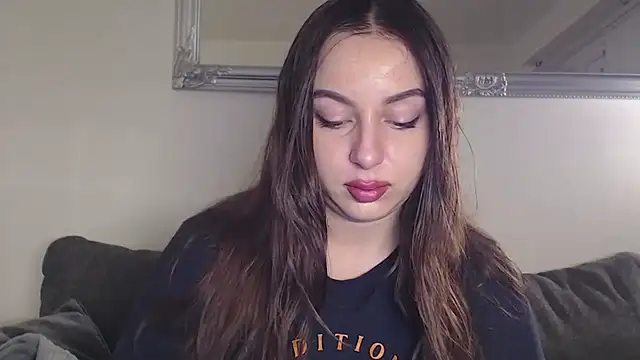 Snapshot of courtneyPerfect chatting on 12/18/24, 07:47 courtneyPerfect online show from 12/18/24, 07:47