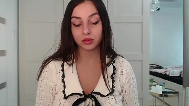 Snapshot of courtneyPerfect chatting on 10/10/25, 01:54 courtneyPerfect online show from 10/10/25, 01:54