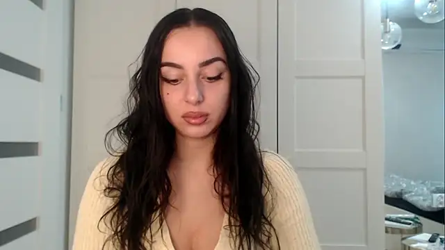 Snapshot of courtneyPerfect chatting on 01/06/26, 08:18 courtneyPerfect online show from 01/06/26, 08:18