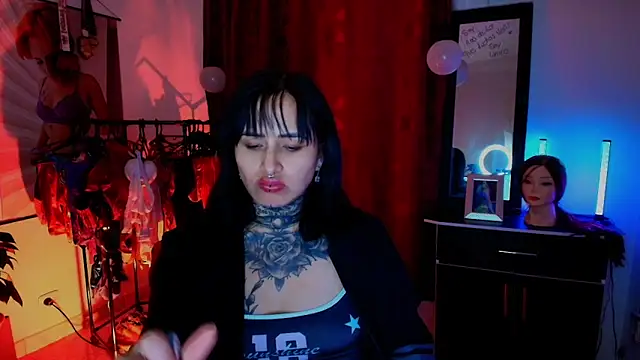 Snapshot of TinnaDawsom chatting on 12/03/25, 01:46 TinnaDawsom online show from 12/03/25, 01:46