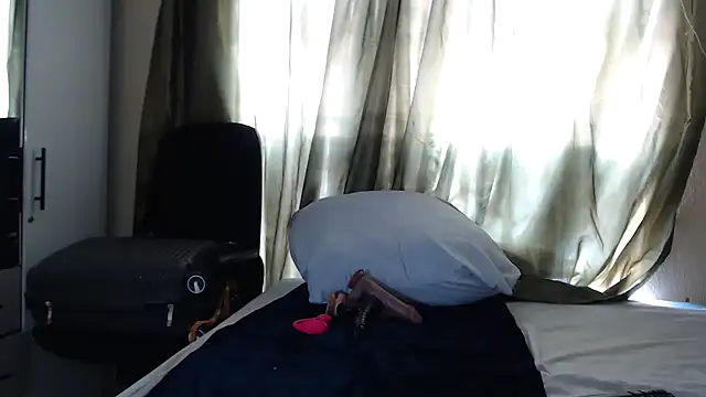 Snapshot of Foxybrownxx1 chatting on 01/12/26, 07:57 Foxybrownxx1 online show from 01/12/26, 07:57