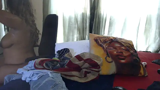 Snapshot of Foxybrownxx1 chatting on 02/15/26, 07:51 Foxybrownxx1 online show from 02/15/26, 07:51