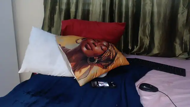 Snapshot of Foxybrownxx1 chatting on 03/10/26, 04:56 Foxybrownxx1 online show from 03/10/26, 04:56