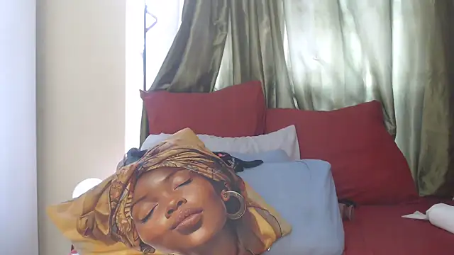 Snapshot of Foxybrownxx1 chatting on 03/17/26, 04:39 Foxybrownxx1 online show from 03/17/26, 04:39