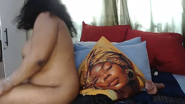 Snapshot of Foxybrownxx1 chatting on 03/20/26, 04:39 Foxybrownxx1 online show from 03/20/26, 04:39