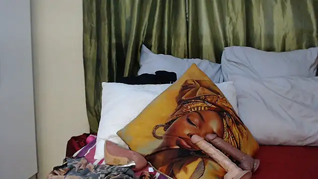 Snapshot of Foxybrownxx1 chatting on 03/23/26, 06:23 Foxybrownxx1 online show from 03/23/26, 06:23