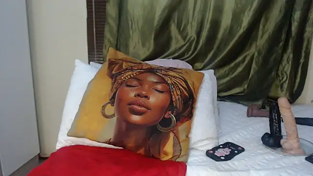 Snapshot of Foxybrownxx1 chatting on 04/02/26, 07:00 Foxybrownxx1 online show from 04/02/26, 07:00