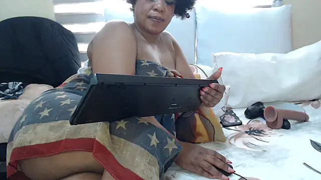 Snapshot of Foxybrownxx1 chatting on 05/29/26, 08:23 Foxybrownxx1 online show from 05/29/26, 08:23