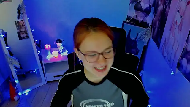 Snapshot of Rudy_02 chatting on 12/14/24, 02:01 Rudy 02 online show from 12/14/24, 02:01