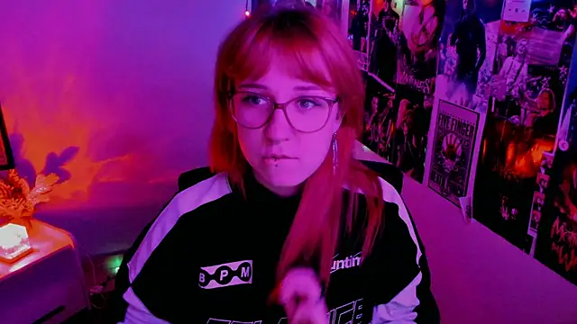 Snapshot of Rudy_02 chatting on 09/20/25, 05:25 Rudy 02 online show from 09/20/25, 05:25