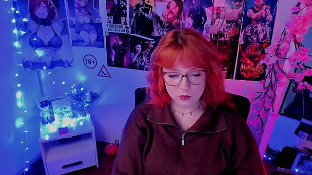 Snapshot of Rudy_02 chatting on 11/17/25, 11:21 Rudy 02 online show from 11/17/25, 11:21