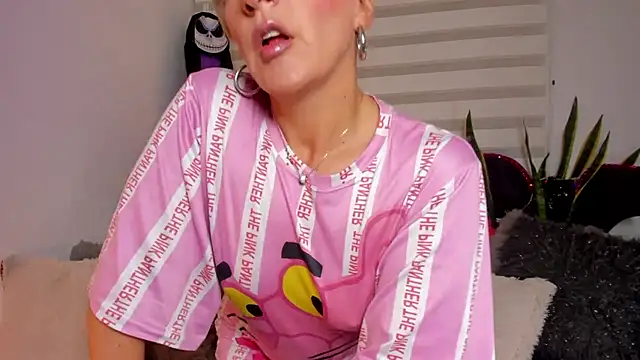 Snapshot of Sammykatt chatting on 10/18/25, 11:33 Sammykatt online show from 10/18/25, 11:33