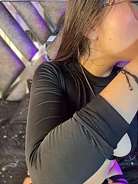 LylaLee111 online show from 03/03/25, 12:48