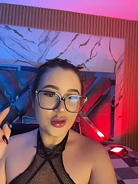 LylaLee111 online show from 05/26/26, 01:40