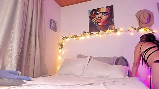 Snapshot of Valerysensitive chatting on 01/29/25, 12:54 Valerysensitive online show from 01/29/25, 12:54