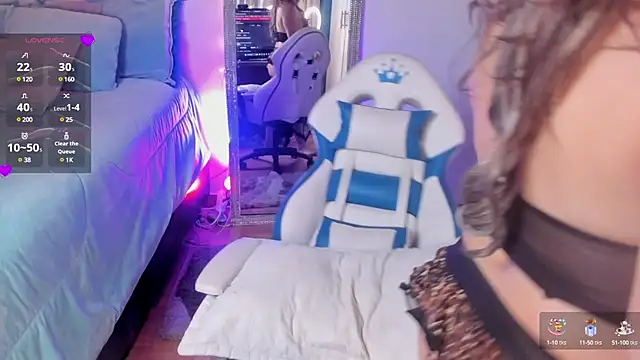 Snapshot of Valerysensitive chatting on 03/19/25, 01:21 Valerysensitive online show from 03/19/25, 01:21