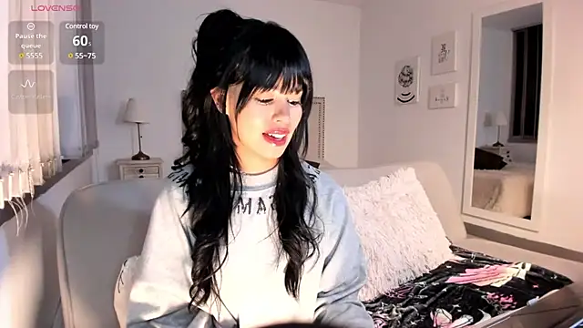 Snapshot of HannaKim chatting on 12/10/24, 11:08 HannaKim online show from 12/10/24, 11:08