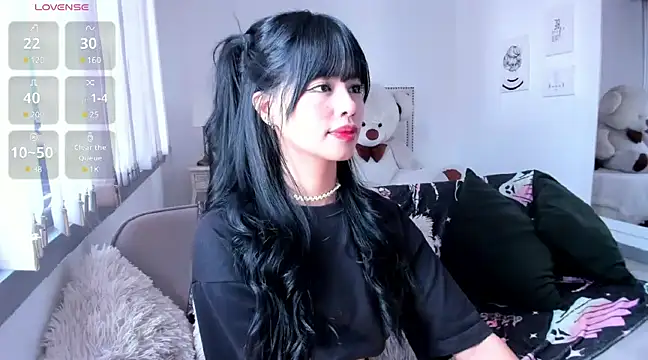 Snapshot of HannaKim chatting on 12/14/24, 03:04 HannaKim online show from 12/14/24, 03:04