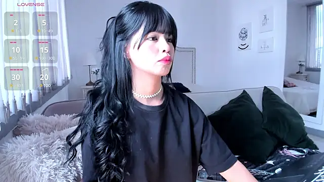 Snapshot of HannaKim chatting on 12/18/24, 02:38 HannaKim online show from 12/18/24, 02:38