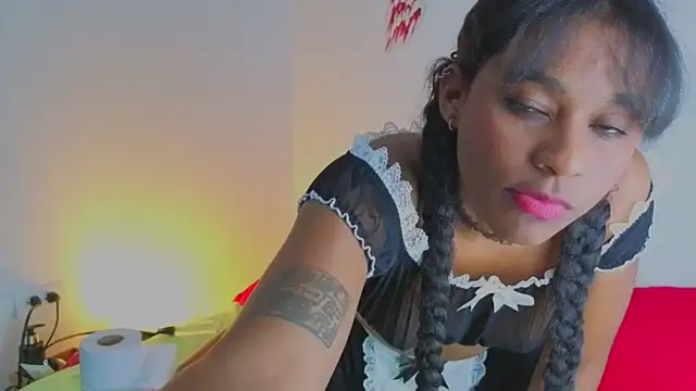 Snapshot of ChannelCox1 chatting on 11/05/25, 07:41 ChannelCox1 online show from 11/05/25, 07:41