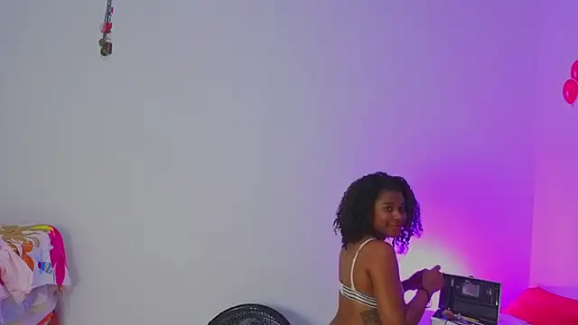 Snapshot of ChannelCox1 chatting on 11/15/25, 07:38 ChannelCox1 online show from 11/15/25, 07:38