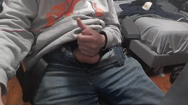 Snapshot of chicostick413 chatting on 12/03/24, 03:20 chicostick413 online show from 12/03/24, 03:20