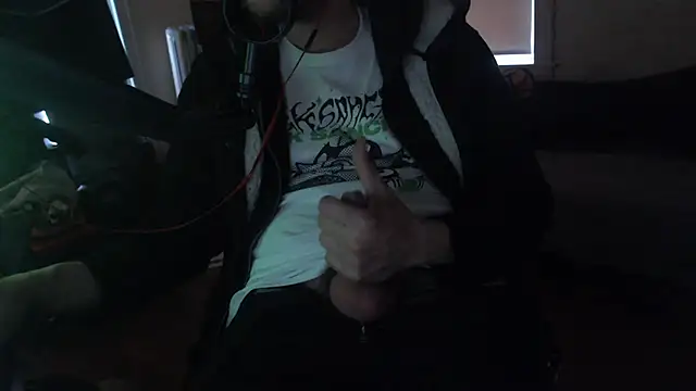 Snapshot of chicostick413 chatting on 03/08/25, 07:53 chicostick413 online show from 03/08/25, 07:53