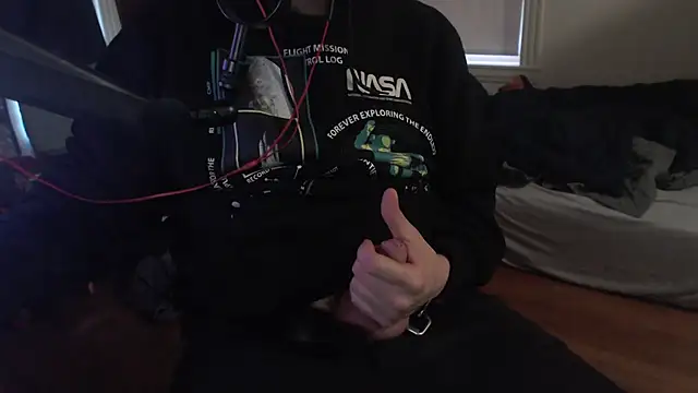 Snapshot of chicostick413 chatting on 03/11/25, 09:15 chicostick413 online show from 03/11/25, 09:15