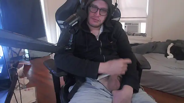 Snapshot of chicostick413 chatting on 09/15/25, 01:44 chicostick413 online show from 09/15/25, 01:44