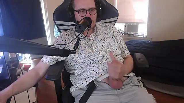 Snapshot of chicostick413 chatting on 09/16/25, 05:14 chicostick413 online show from 09/16/25, 05:14