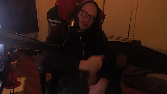 Snapshot of chicostick413 chatting on 10/06/25, 07:39 chicostick413 online show from 10/06/25, 07:39