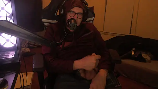 Snapshot of chicostick413 chatting on 10/18/25, 04:26 chicostick413 online show from 10/18/25, 04:26