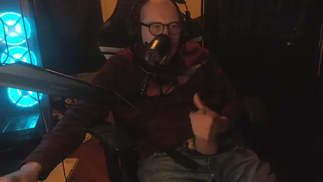 Snapshot of chicostick413 chatting on 11/17/25, 12:27 chicostick413 online show from 11/17/25, 12:27