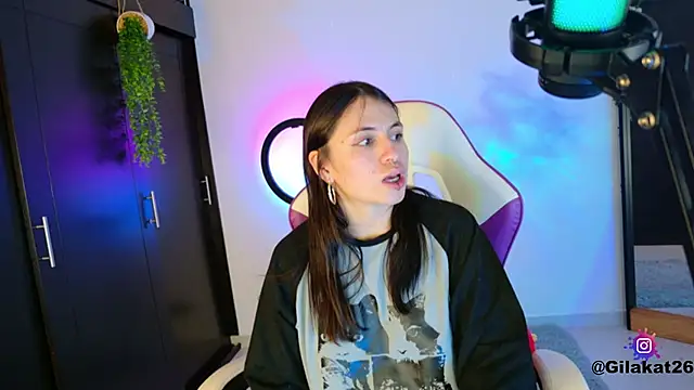 Snapshot of GilaKat chatting on 11/16/25, 07:47 GilaKat online show from 11/16/25, 07:47