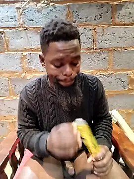 Snapshot of Chocolate_factory_man chatting on 10/20/25, 02:45 Chocolate factory man online show from 10/20/25, 02:45