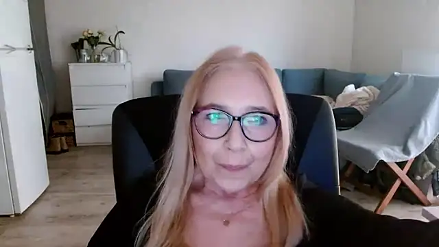 Snapshot of sofia_xkiss chatting on 01/23/25, 11:04 sofia xkiss online show from 01/23/25, 11:04