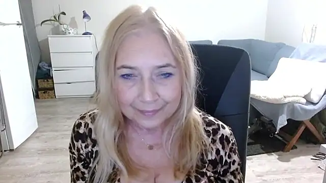 Snapshot of sofia_xkiss chatting on 02/04/25, 03:36 sofia xkiss online show from 02/04/25, 03:36