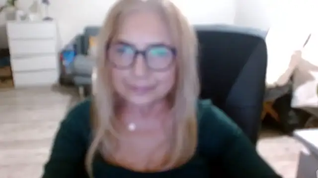 Snapshot of sofia_xkiss chatting on 02/11/25, 06:01 sofia xkiss online show from 02/11/25, 06:01