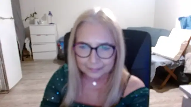 Snapshot of sofia_xkiss chatting on 02/14/25, 06:08 sofia xkiss online show from 02/14/25, 06:08