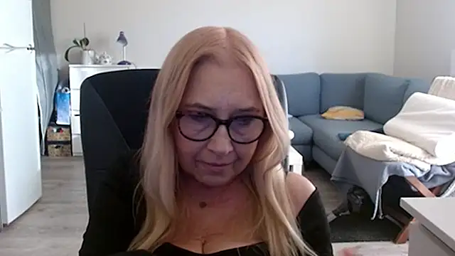 Snapshot of sofia_xkiss chatting on 02/20/25, 02:35 sofia xkiss online show from 02/20/25, 02:35