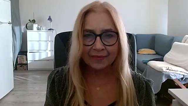 Snapshot of sofia_xkiss chatting on 02/22/25, 02:41 sofia xkiss online show from 02/22/25, 02:41