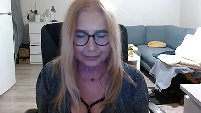 Snapshot of sofia_xkiss chatting on 02/22/25, 05:46 sofia xkiss online show from 02/22/25, 05:46