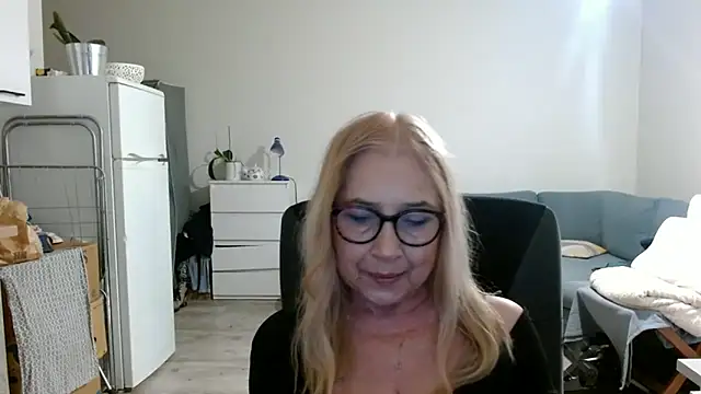 Snapshot of sofia_xkiss chatting on 02/26/25, 02:46 sofia xkiss online show from 02/26/25, 02:46